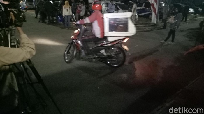 Alot Bahas Cawapres Prabowo, AHY Dikirimi Kue Ultah