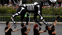 Beberapa kota yang terkenal dengan Festival Kematian paling meriah adalah Mexico City, Patzcuaro, Michoacan dan Janitzio (Edgard Garrido/Reuters)