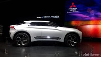 e-Evolution Concept merupakan sebuah prototipe yang menggabungkan kekuatan SUV dan kendaraan listrik.