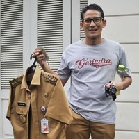Santer terdengar kabar Sandiaga akan maju sebagai pendamping Prabowo di pemilihan presiden (pilpres) 2019. Bila Sandiaga terpilih sebagai wakil presiden, akankah jam tangan ini tetap setia menemani penampilannya? (Foto: Instagram/@sandiuno)