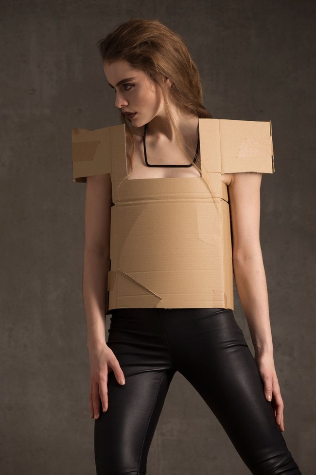 Marisa Lia merupakan fotografer yang juga pencinta desain asal Hamburg, Jerman. Wanita 27 tahun ini ingin menunjukkan bahwa kreativitas bisa membuat kardus bekas terlihat lebih artistik. Foto: Dok. Marisa Lia