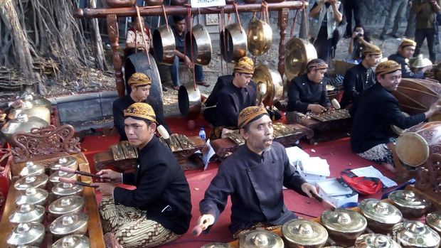 City Walk Solo Sepanjang 2 Kilometer Disulap Jadi Panggung Gamelan