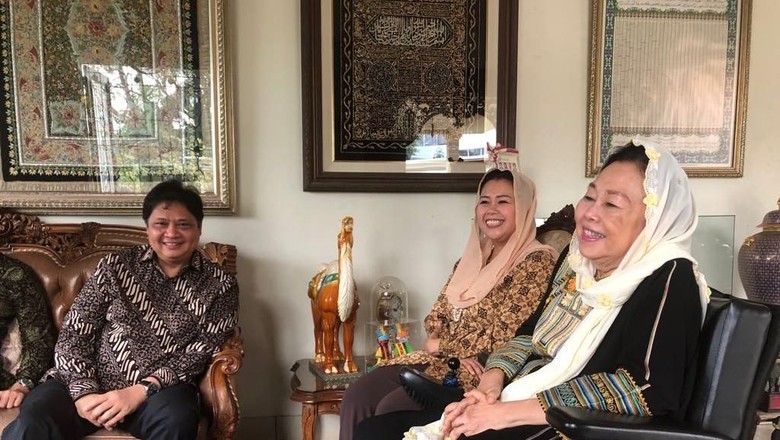 Hasil gambar untuk Airlangga istri gusdur