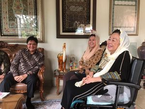 Temui Istri Gus Dur, Airlangga Bahas Cawapres yang Amanah