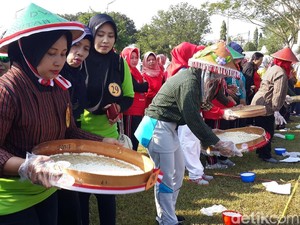 Lomba Agustusan di Kota Ini Ajak Ibu-Ibu Olah Bahan Baku Nasi Tiwul