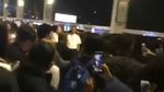 Tiba di Jakarta, Ratusan Fans Nantikan Lisa BLACKPINK