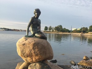 Heboh, Satu Negara Bertengkar Karena Patung Little Mermaid Jadi Dua