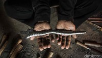 Inilah hasil keris ciptaan Ki Empu Sungkowo. Menurut Empu Sungkowo semakin sulit pamor atau motif yang ada pada sebilah keris maka harga yang dipatok membuat keris pun akan semakin tinggi.