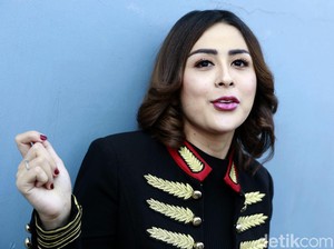 Ingin Lahiran Normal, Selvi Kitty Mulai Ikuti Prenatal Yoga