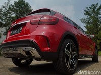 SUV Mungil nan Sporty Mercy GLA 200 AMG Line