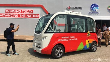 Telkomsel memamerkan bus tanpa sopir di event Asian Games 2018. Foto: Agus Tri Haryanto/detikINET