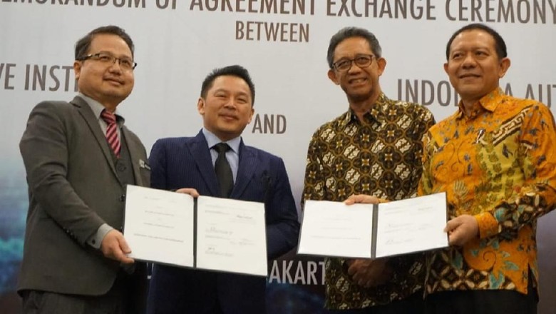 Penandatanganan kerja sama Mobil ASEAN (Foto: Selfie Miftahul Jannah) Penandatanganan kerja sama Mobil ASEAN (Foto: Selfie Miftahul Jannah)