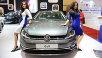 Nih, Otolovers dapat salam dari SPG Volkswagen. Foto: Ari Saputra