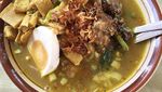 Siang Ini Enaknya Makan Rujak Soto Khas Banyuwangi