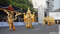 Anak-anak tampil dengan hasil kreasi berupa kostum India, Korea, Thailand, dan negara-negara Asia lainnya. (Yakub/detikTravel)