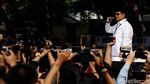 Pakai Bandana Merah, Prabowo Orasi Berapi-api