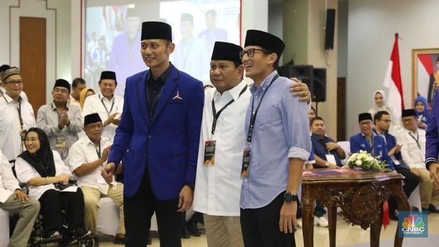 Sneakers Jokowi vs Oxford Prabowo di Kampanye Pilpres RI 
