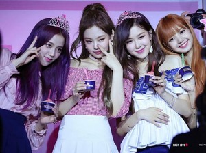 10 K-Pop dengan Penghasilan Tur Tertinggi 2023, BLACKPINK Teratas