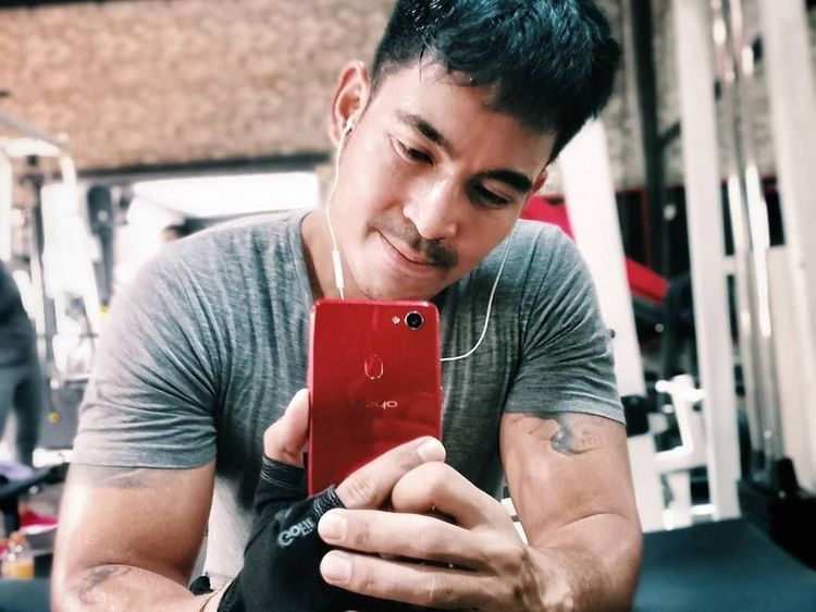 Tampilan Otot Kekar Robby Purba, Makin Macho Aja!