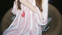 Wah besar banget gelas minuman milik Lisa ini. Badannya boleh kecil tapi makannya banyak nih. Foto: instagram @lisa.blackpink