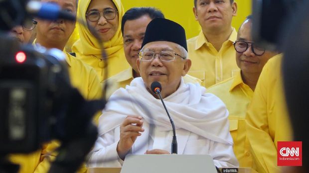 Bakal calon wakil presiden Ma'ruf Amin di Kantor DPP Golkar, Jumat (10/8).