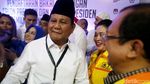 Momen Titiek Dampingi Probowo di KPU
