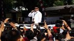 Pakai Bandana Merah, Prabowo Orasi Berapi-api