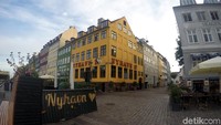 Pelabuhan Nyhavn jadi destinasi yang wajib dikunjungi traveler jika liburan ke Denmark. (Uyung/detikTravel) 