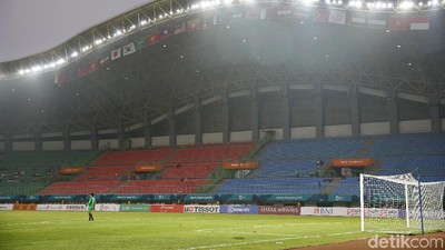 Laga Sepakbola Perdana Asian Games 2018 Sepi Penonton