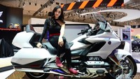 Mereka sukses membuat kaum cowok gagal fokus.
