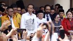 Bersih, Merakyat, Kerja Nyata di Dada Jokowi