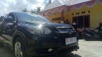 Mobil terbaru menjadi salah satu mahar untuk Andi Elha.