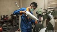 Saat ini Pusat Rehabilitasi Yakkum juga membuat alat prosthesis untuk para penyadang disabilitas di negara-negara asing seperti Amerika, Selandia Baru dan Filipina.