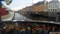 Di sekitar Pelabuhan Nyhavn juga ada tempat untuk gembok cinta. Traveler bisa menuliskan nama bersama pasangan agar cintanya abadi. (Uyung/detikTravel)