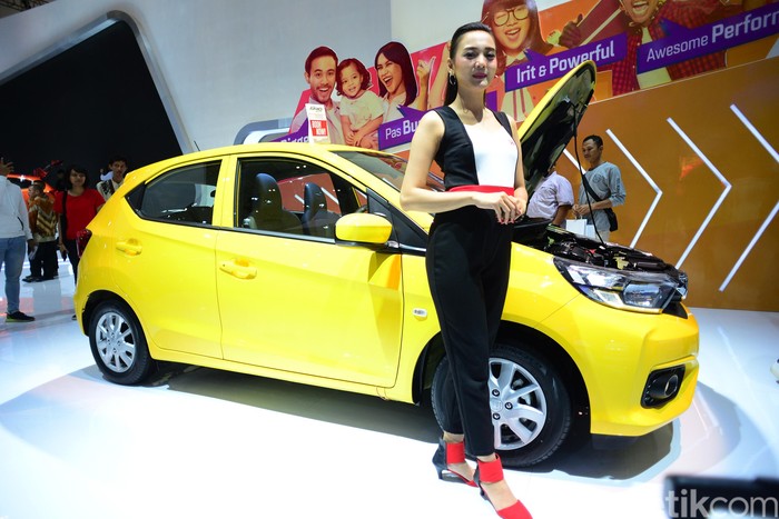 SPG GIIAS 2018 di Booth Honda yang Jaga Honda Brio