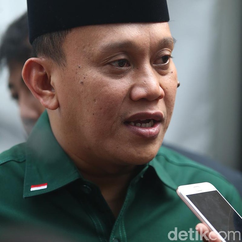 TKN soal Slamet Maarif Tersangka: Jangan Selalu Merasa Benar TKN soal Slamet Maarif Tersangka: Jangan Selalu Merasa Benar