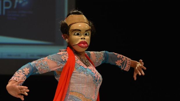 Didik Nini Thowok Berbagi Sejarah Tradisi Lintas Gender di SIPFest 2018