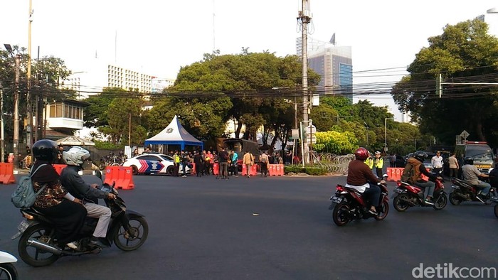 Jelang Pendaftaran Capres, Lalin ke KPU Macet Mulai dari Rumdin JK