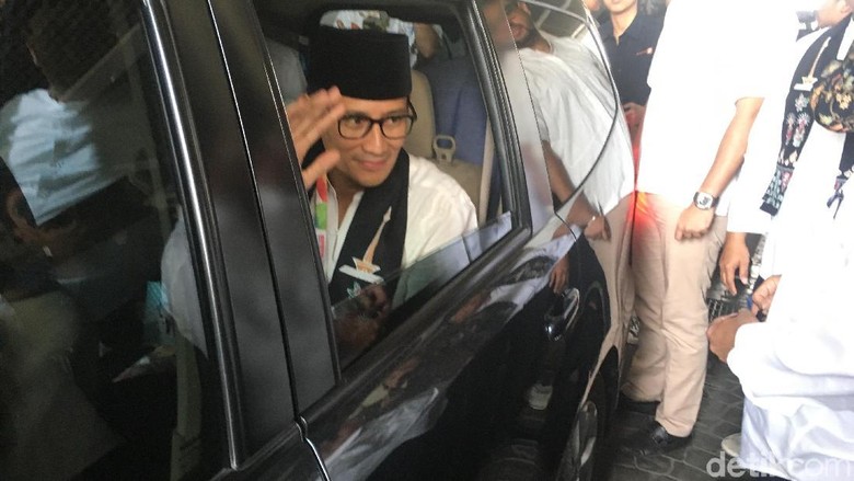 Sandi: Tak Fair Saya Politisasi Pemprov DKI dengan Jabatan Wagub Sandi: Tak Fair Saya Politisasi Pemprov DKI dengan Jabatan Wagub