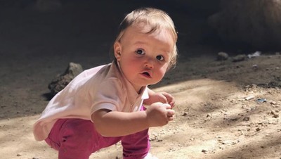 Tingkah Balita Ini Lucu Deh, si Kecil Juga Melakukannya, Bun?