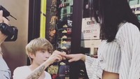 Anya Geraldine dilamar oleh seorang youtuber bernama Big Marvel saat jalan-jalan di Korea Selatan. Dok. Instagram/anyageraldine