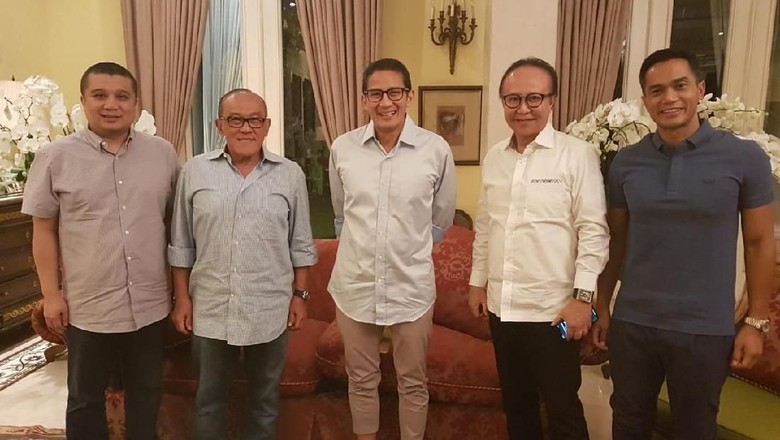 Sowan ke Ical, Sandi Konsultasi soal Ekonomi hingga Lapangan Kerja Sowan ke Ical, Sandi Konsultasi soal Ekonomi hingga Lapangan Kerja