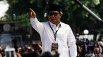 Pakai Bandana Merah, Prabowo Orasi Berapi-api