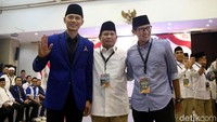 Prabowo seolah ingin memperlihatkan masih menganggap AHY yang awalnya diajukan PD sebagai cawapres. PD sempat berang karena Prabowo tak memilih AHY, dan memberikan kursi cawapres ke Sandiaga.