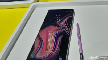 Sementara untuk kebutuhan selfie tersedia kamera 8MP. Punya aperture f/1.7, autofokus dan bisa merekam 1.440/30fps. Foto: detikINET/Meliyanti Setyorini