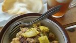 Siang Ini Enaknya Makan Rujak Soto Khas Banyuwangi
