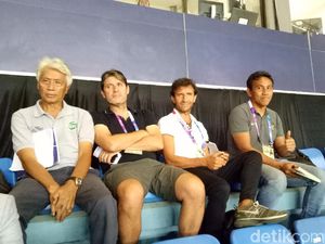 Luis Milla dan Bima Sakti Tonton Langsung Palestina vs Taiwan