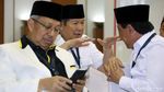 Potret Prabowo Diapit Sandiaga dan AHY saat Daftar ke KPU