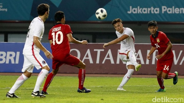 Laga Perdana Sepakbola Asian Games, Hong Kong Libas Laos