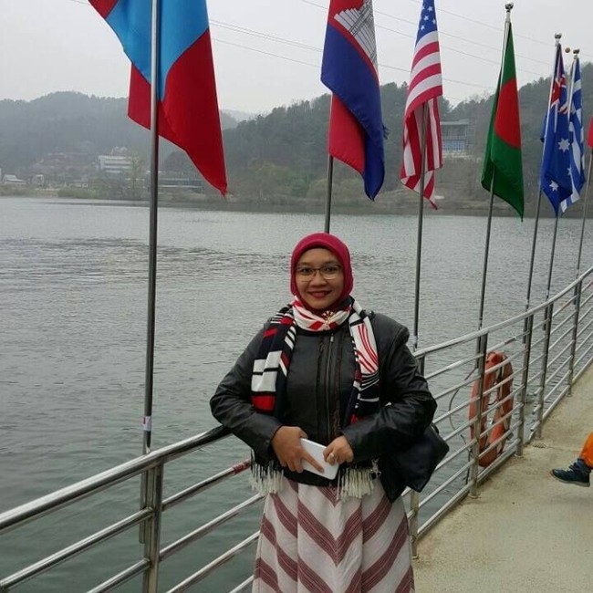 Di media sosialnya, Wury hanya sesekali mengunggah foto. Di antaranya adalah foto-foto saat ia mengunjungi berbagai negara seperti Korea. Foto: Ist.